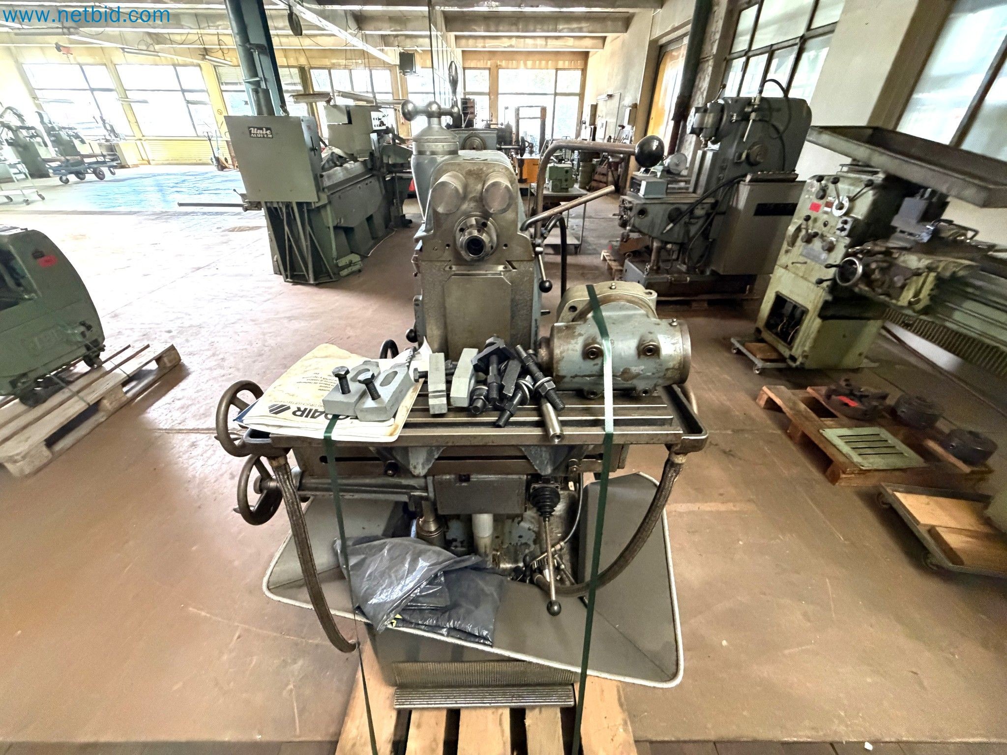 Universal-Fräsmaschine Schaublin 13